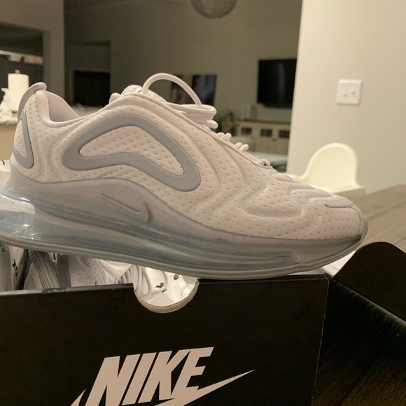 Nike Air max 720 wolf grey brand new in box. - Picture 9 of 9